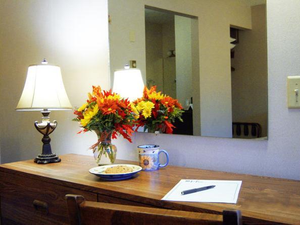 Tall Pines Motel Lake George Room photo